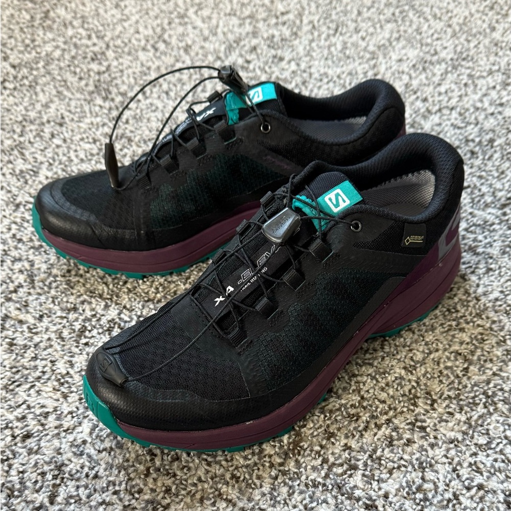 Salomon Runnning Shoes 8.5 Gore-Tex 406128